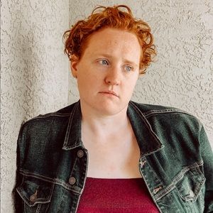 Meet your Posher, Hilary